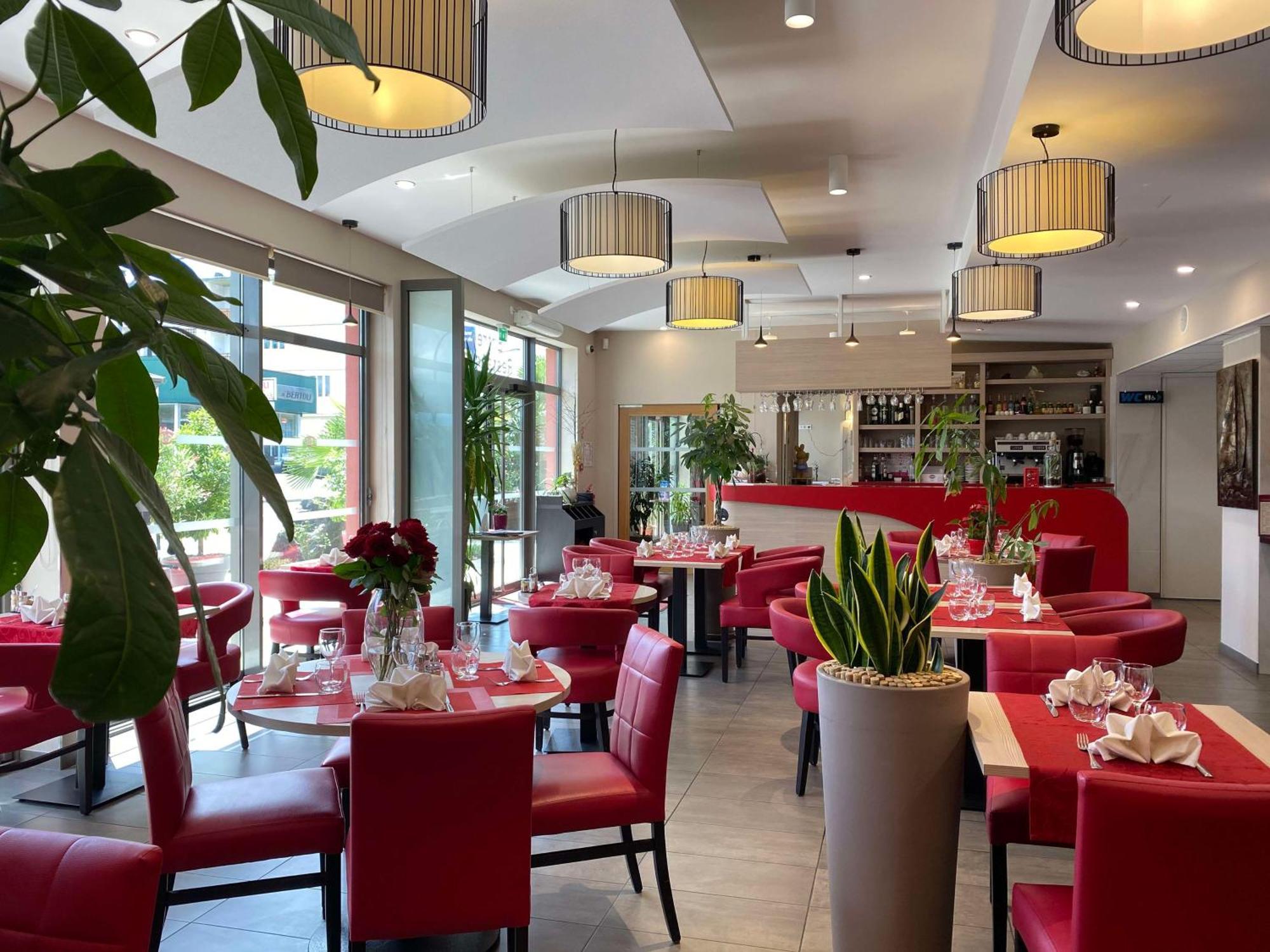 Brit Hotel Brive La Gaillarde - Restaurant La Limousine Malemort Εξωτερικό φωτογραφία